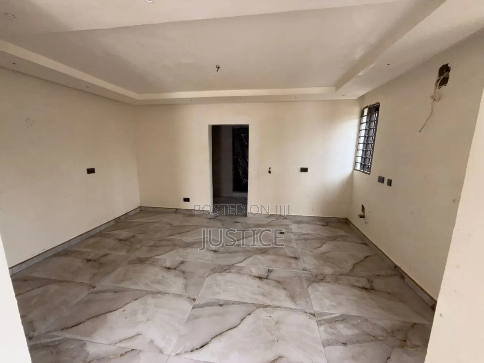5bdrm House in Adenta for sale
