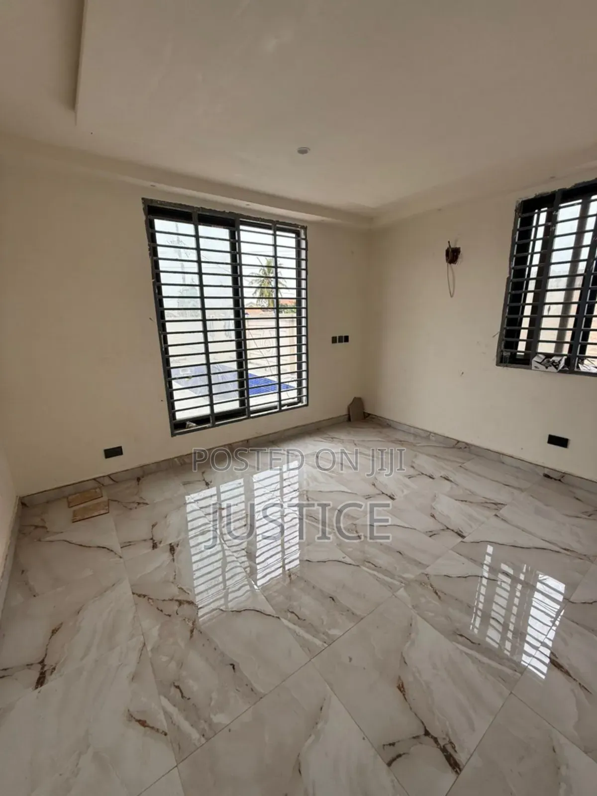 5bdrm House in Adenta for sale