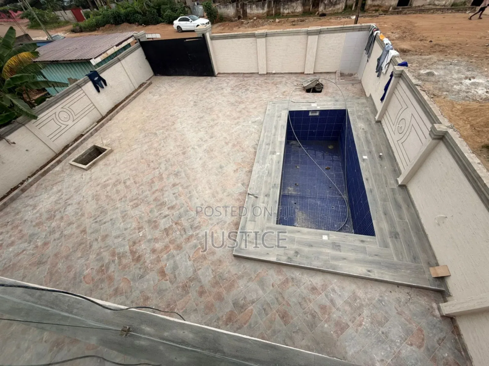 5bdrm House in Adenta for sale