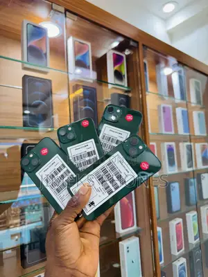 Apple iPhone 13 128 GB Green