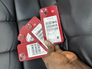 Apple iPhone 13 128 GB Red