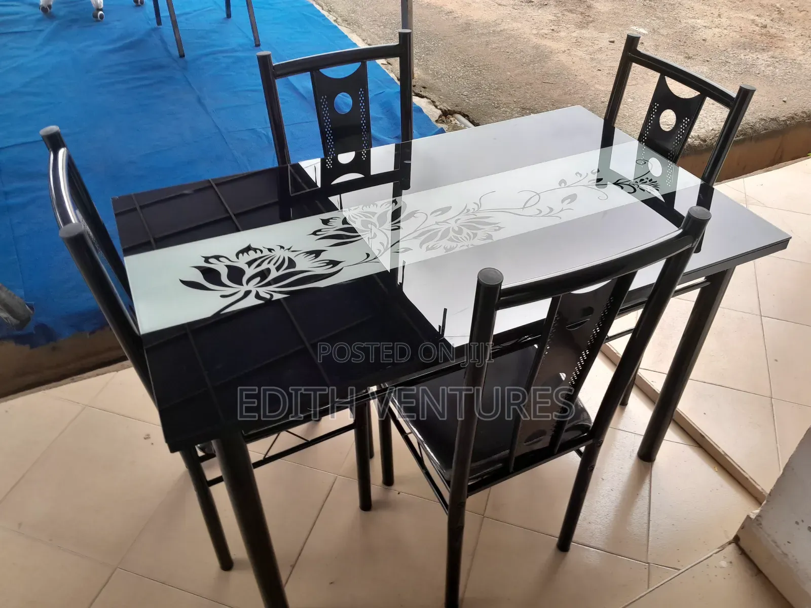 Mami Dining Set