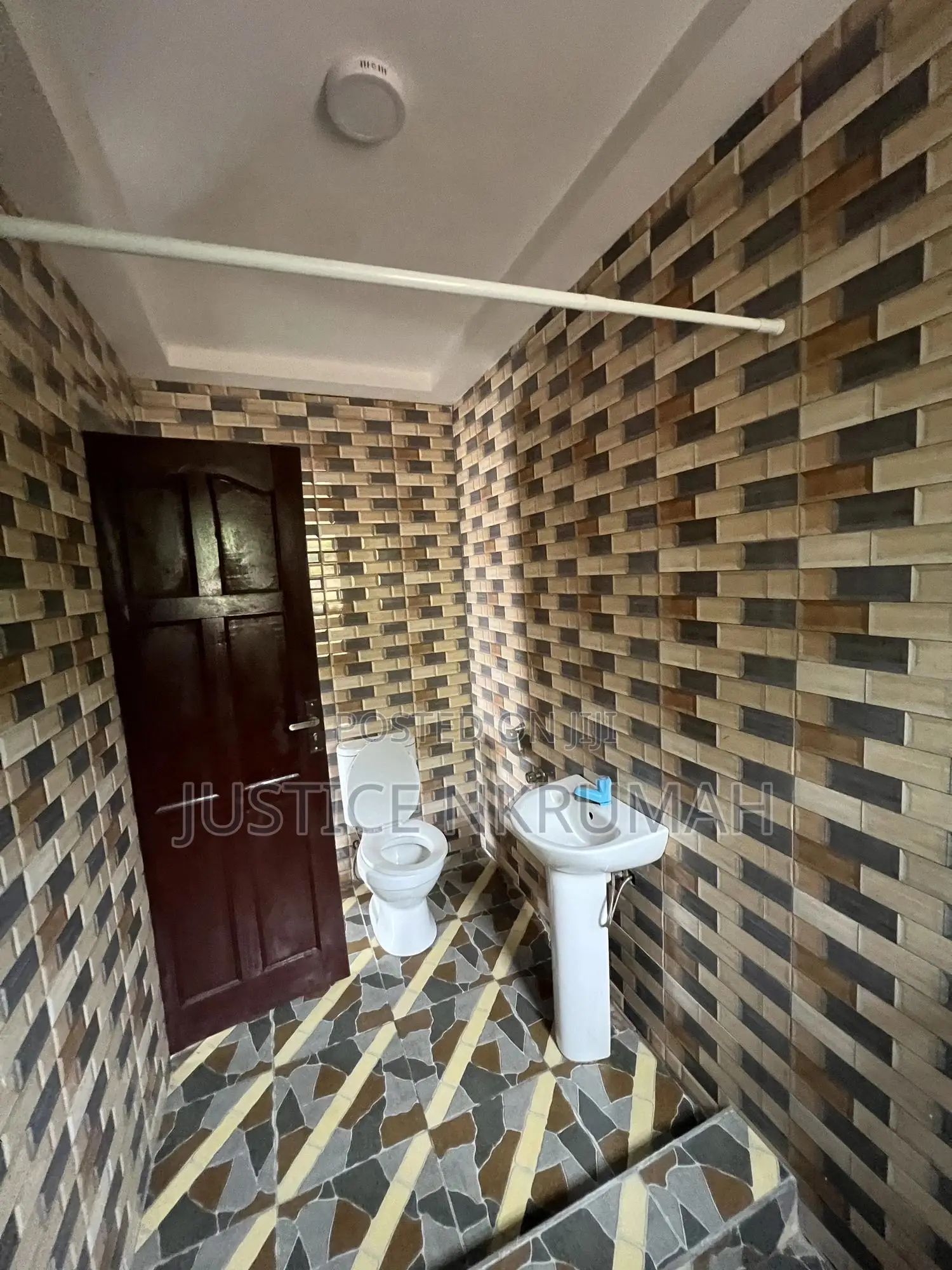 1bdrm Apartment in Mr Justice Estate, Old Barrier for rent