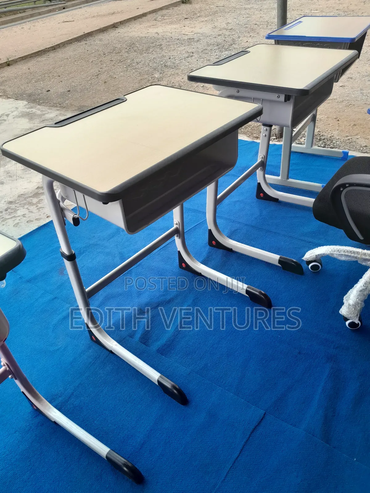 Vernment Study Desk