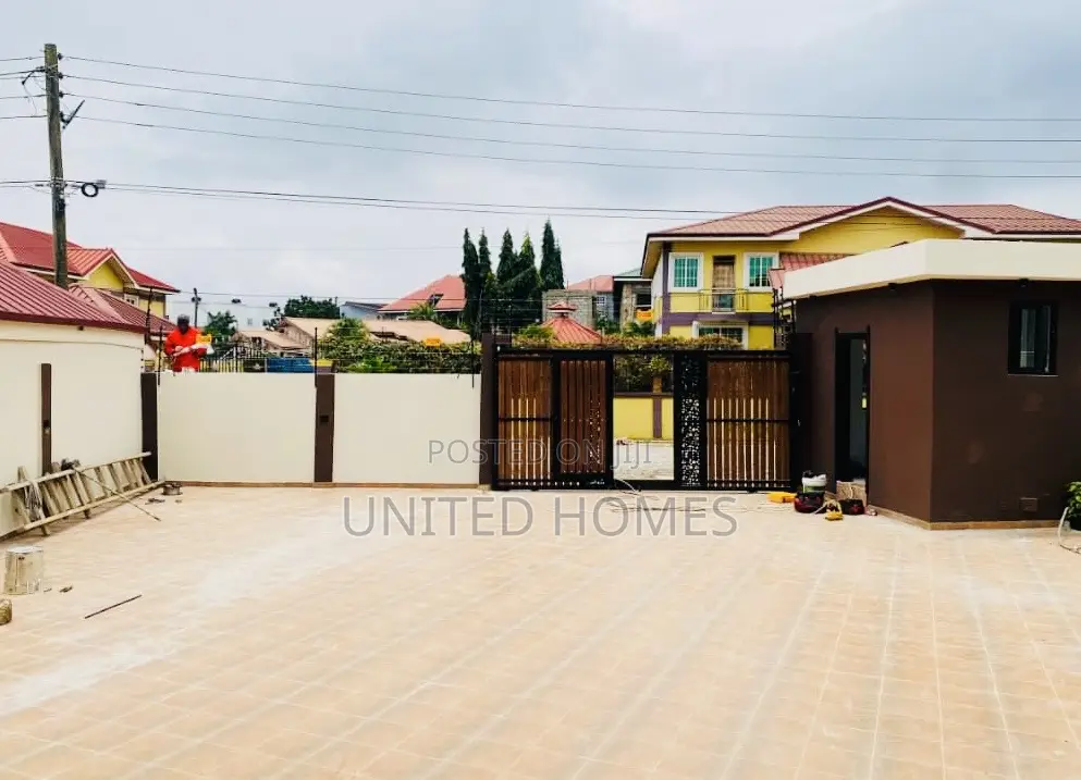 5bdrm House in Oyarifa for sale