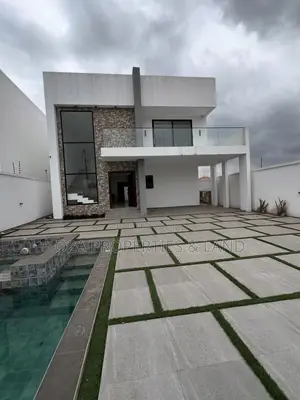 5bdrm House in Ashaley Botwe, Lake Side Estate for sale