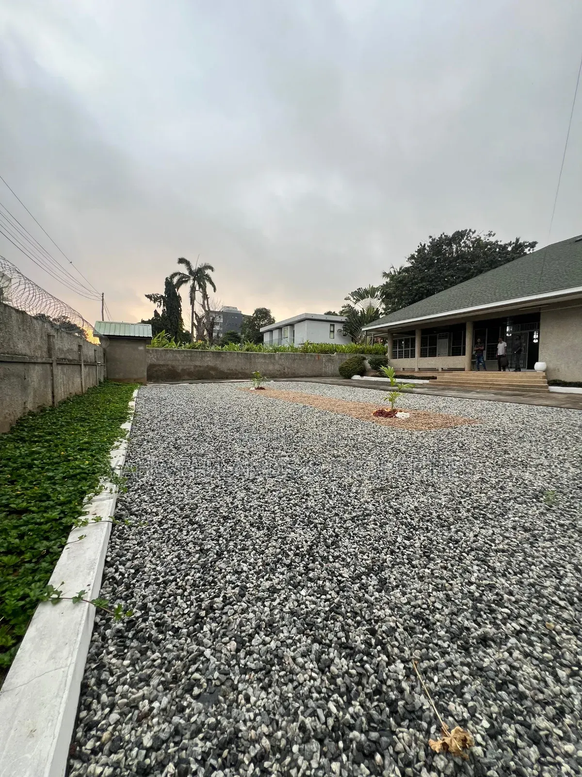 5bdrm House in Airport Residential Area for rent