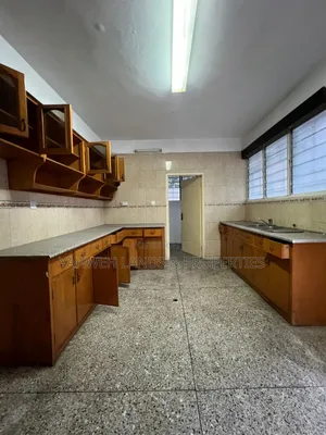 5bdrm House in Airport Residential Area for rent
