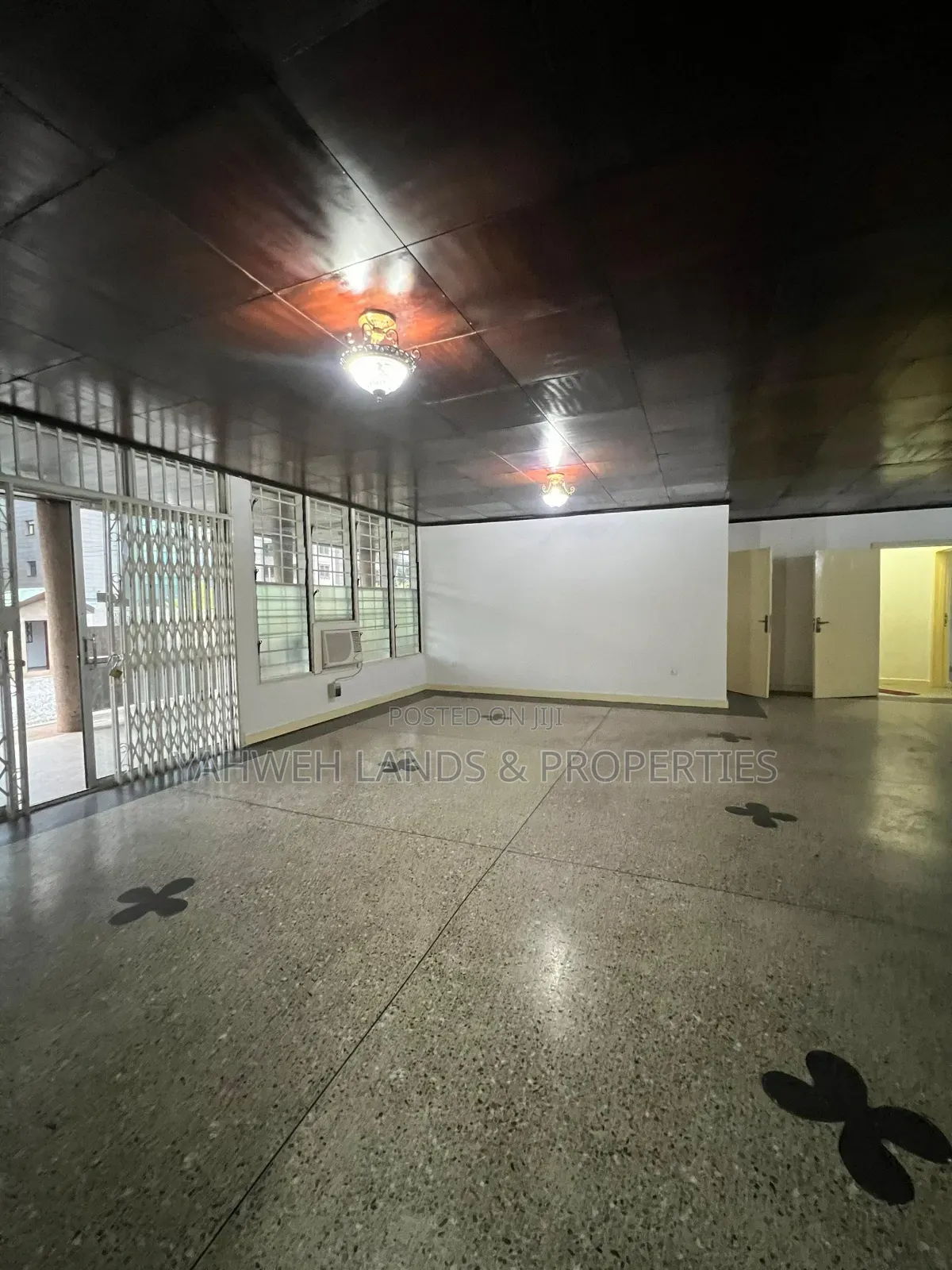 5bdrm House in Airport Residential Area for rent
