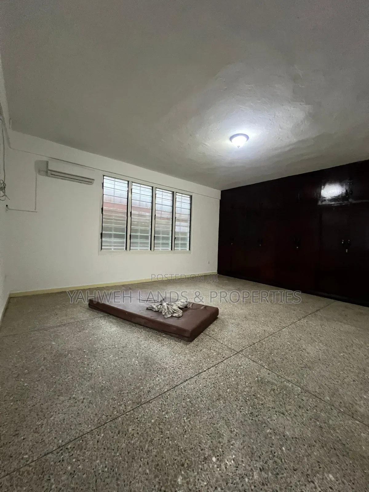 5bdrm House in Airport Residential Area for rent