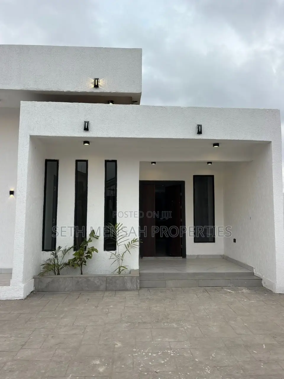 3bdrm House in Skm, Lake Side Estate for sale