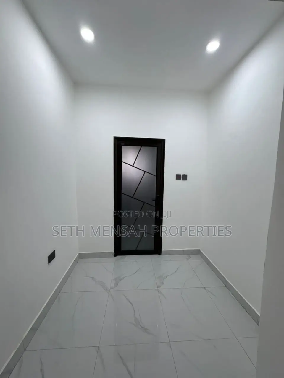 3bdrm House in Skm, Lake Side Estate for sale