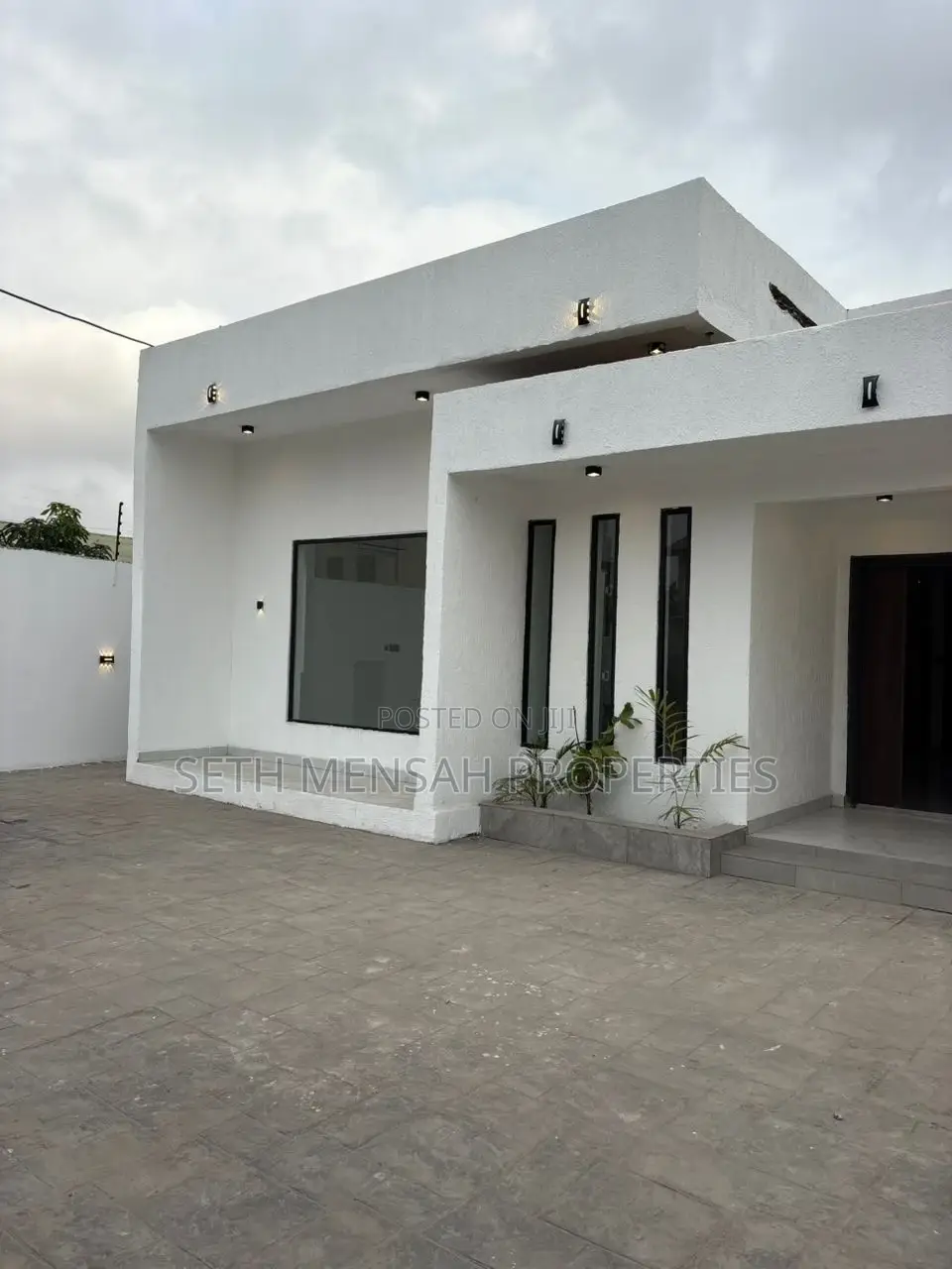 3bdrm House in Skm, Lake Side Estate for sale