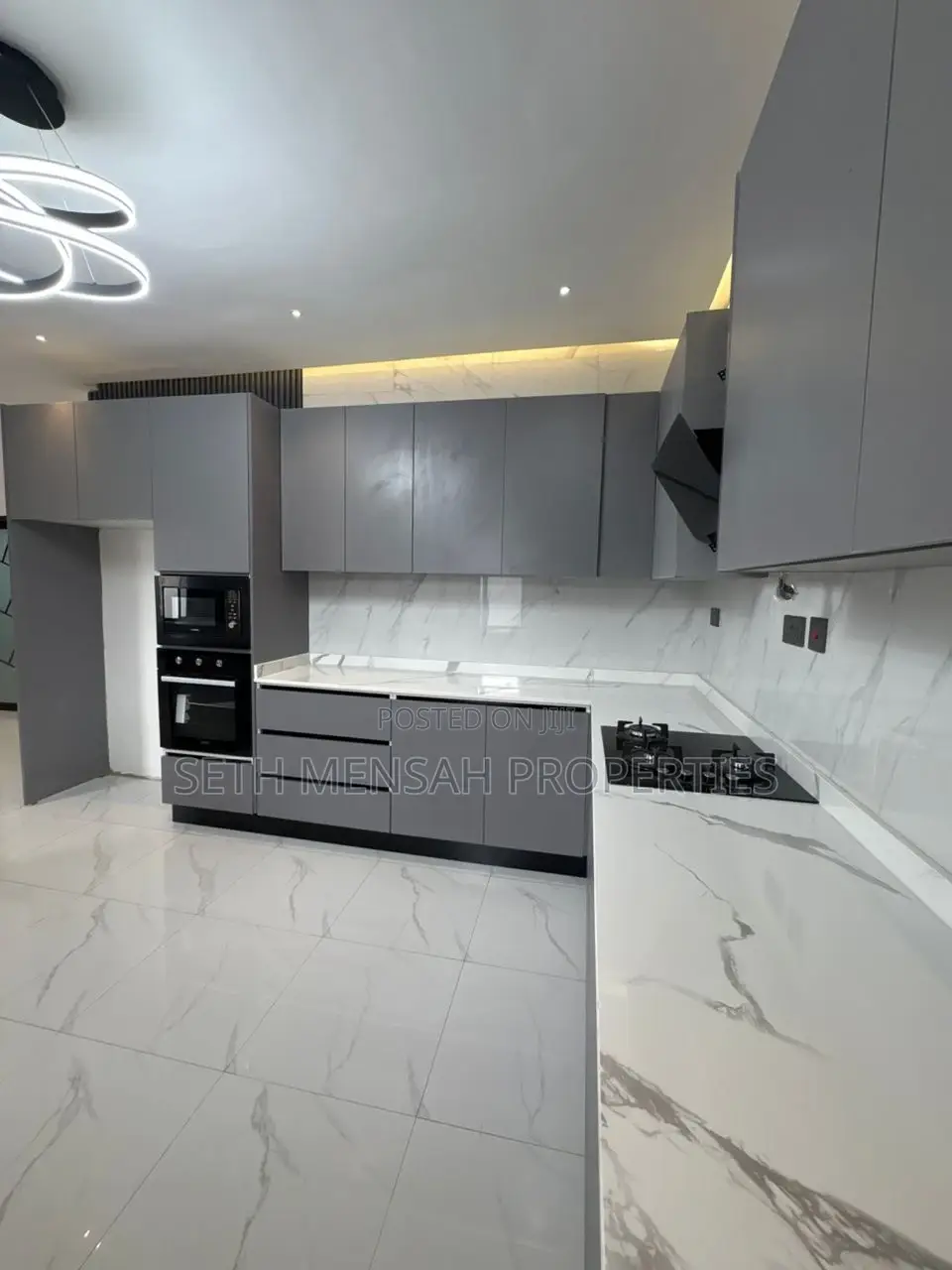 3bdrm House in Skm, Lake Side Estate for sale