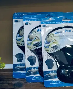 Mouse Pad With Gel Wrist Support