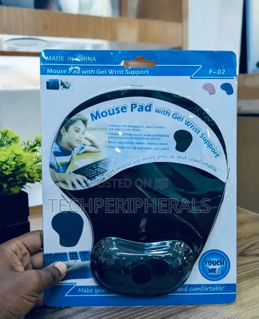 Mouse Pad With Gel Wrist Support