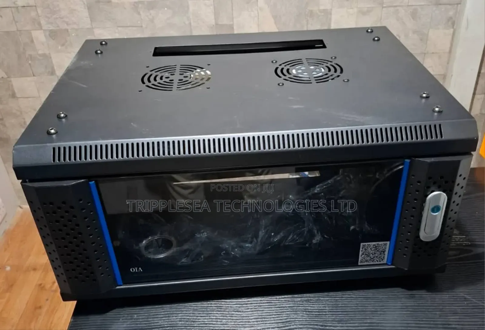 4u Cabinet Glass + Fan