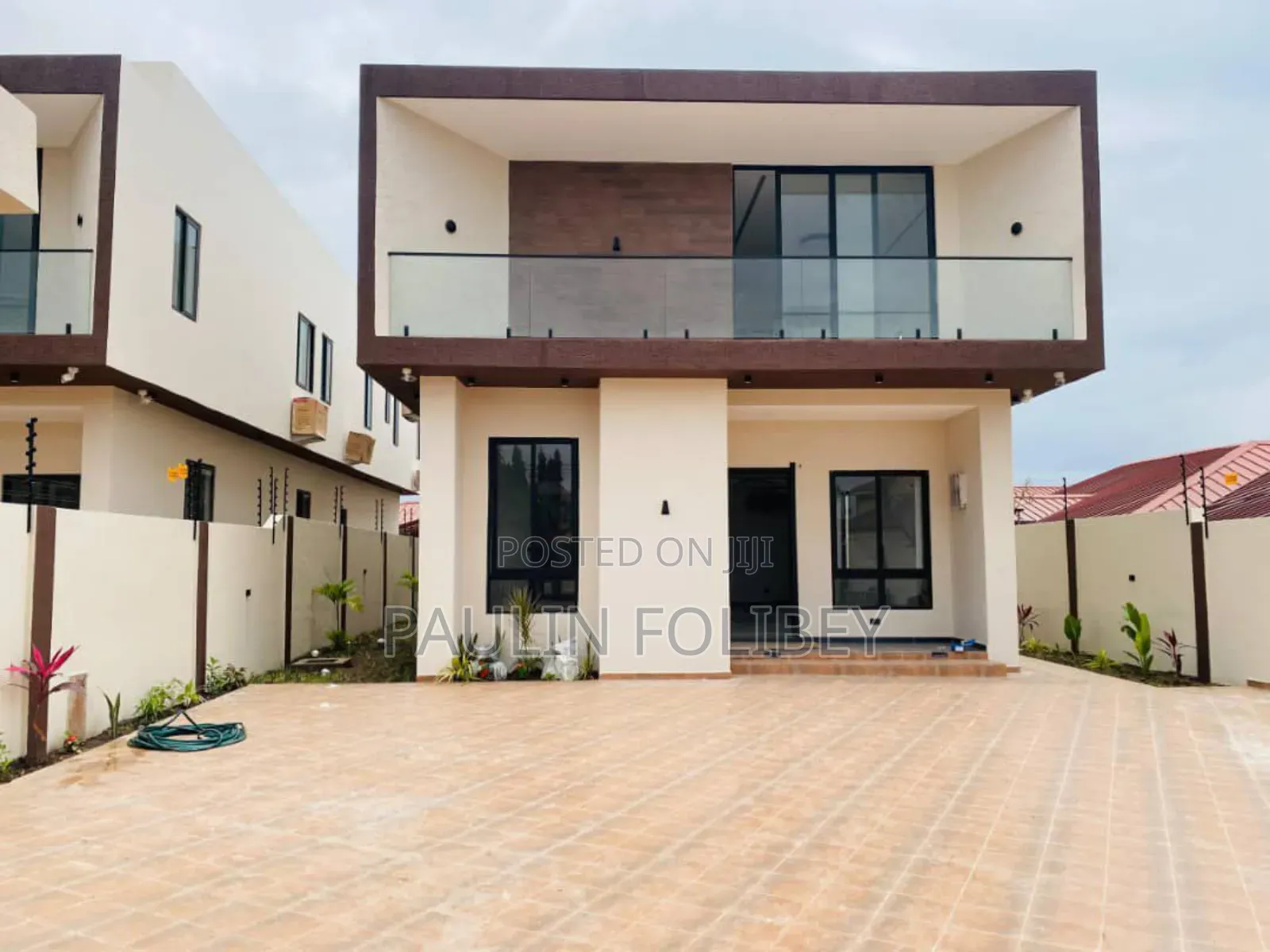 5bdrm Duplex in Dg Property, Oyarifa for sale