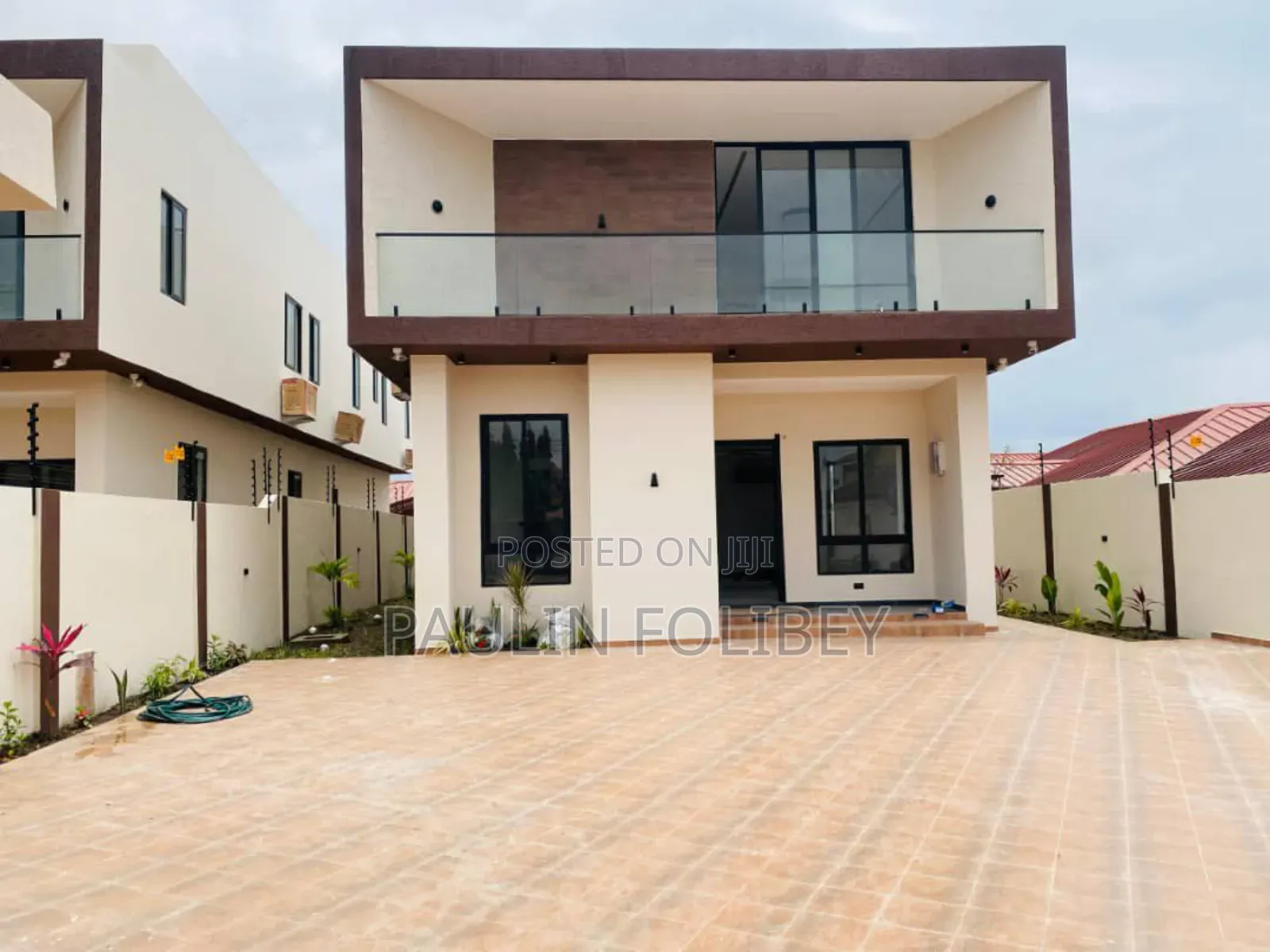 5bdrm Duplex in Dg Property, Oyarifa for sale