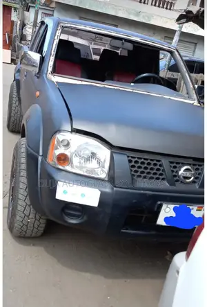Nissan Hardbody Np300 Windscreen Available