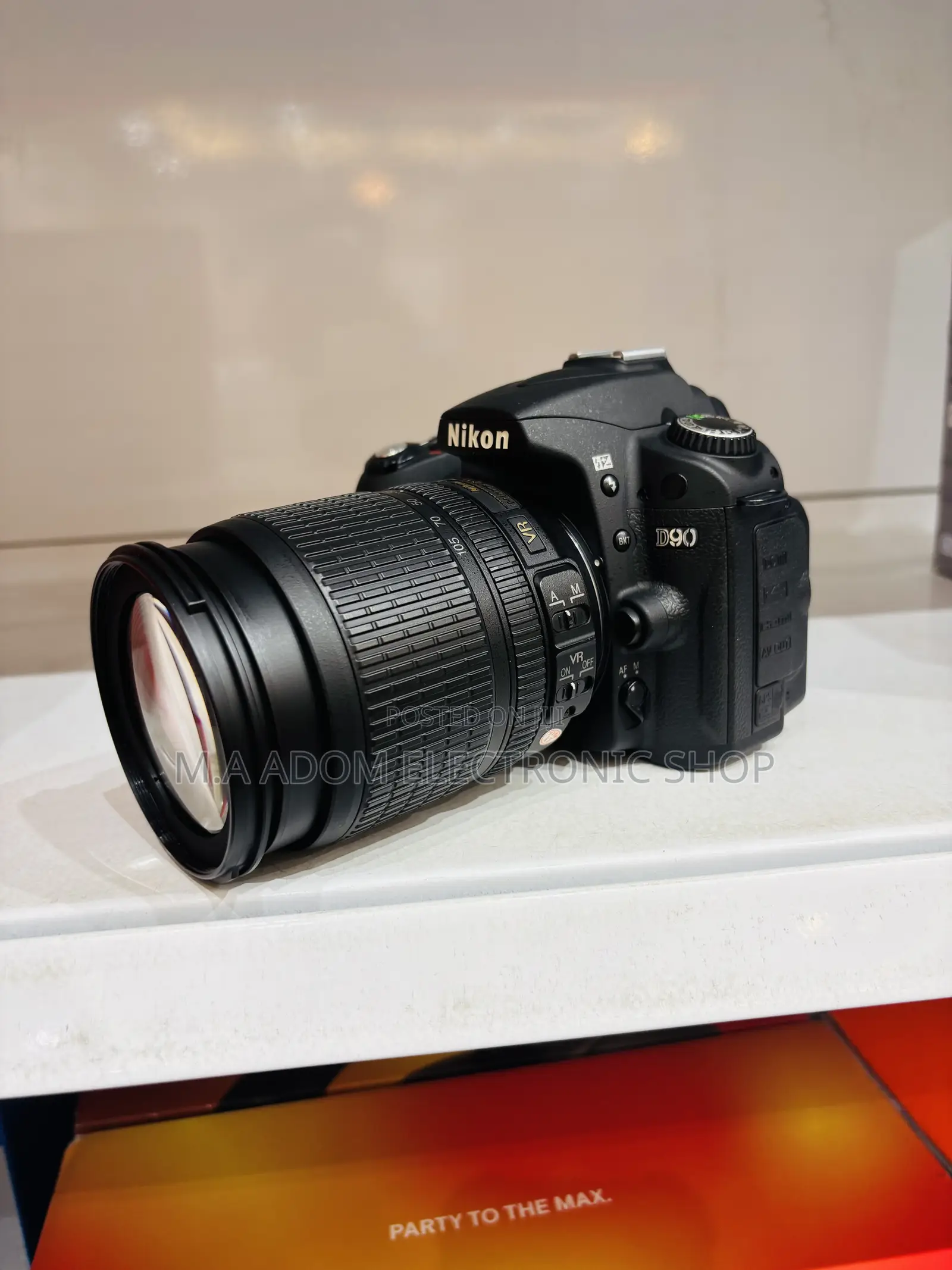 Nikon D90 Camera With 18–105mm Lens