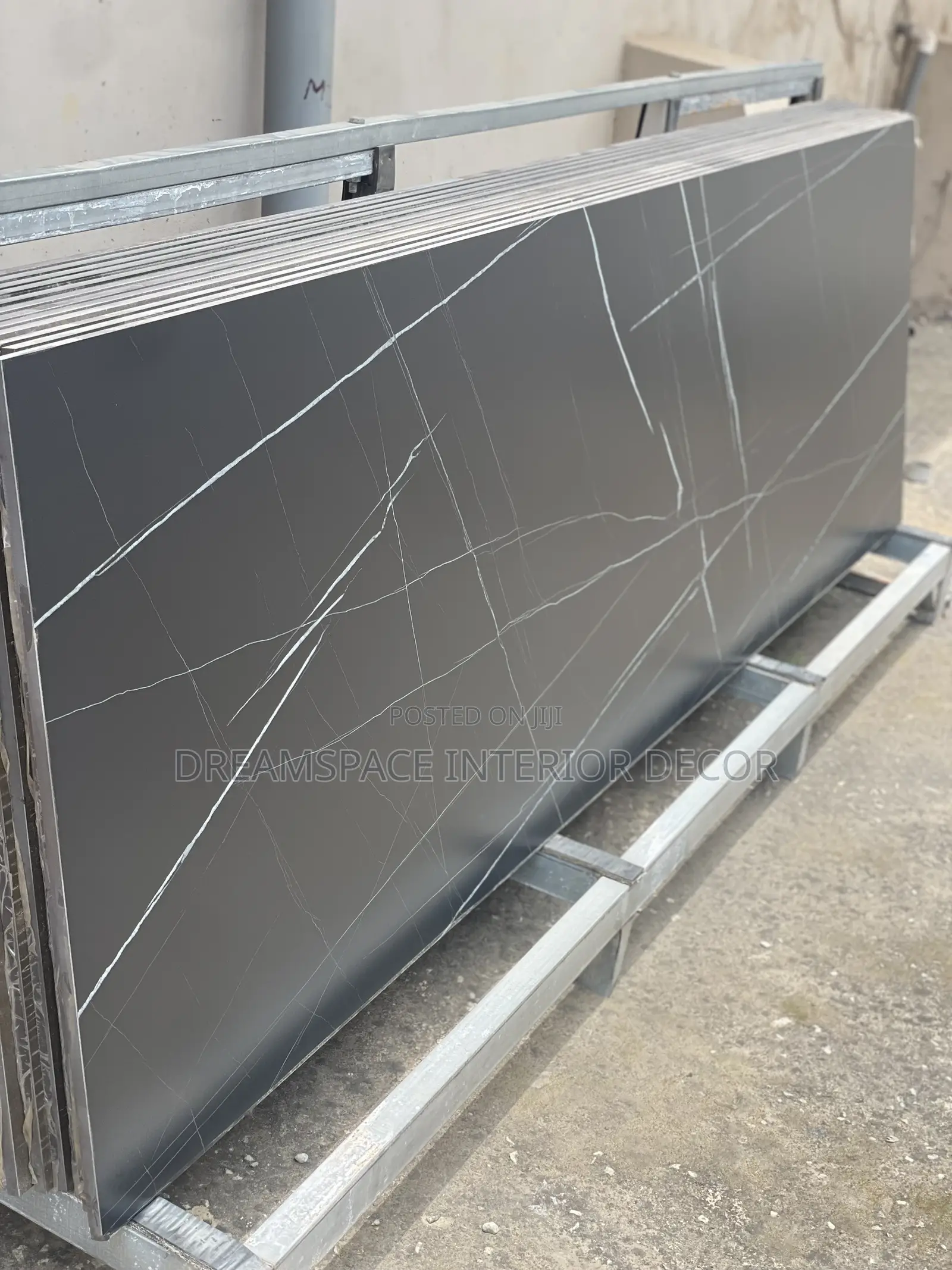 Black Sintered Stone for Worktops Give You a Seemly Luxury Looks