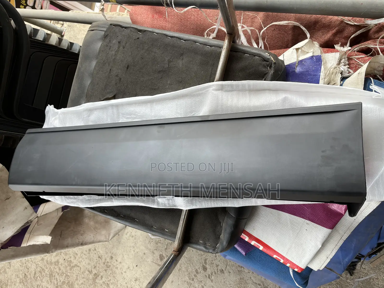 Cx9 Door Moulding Back Left