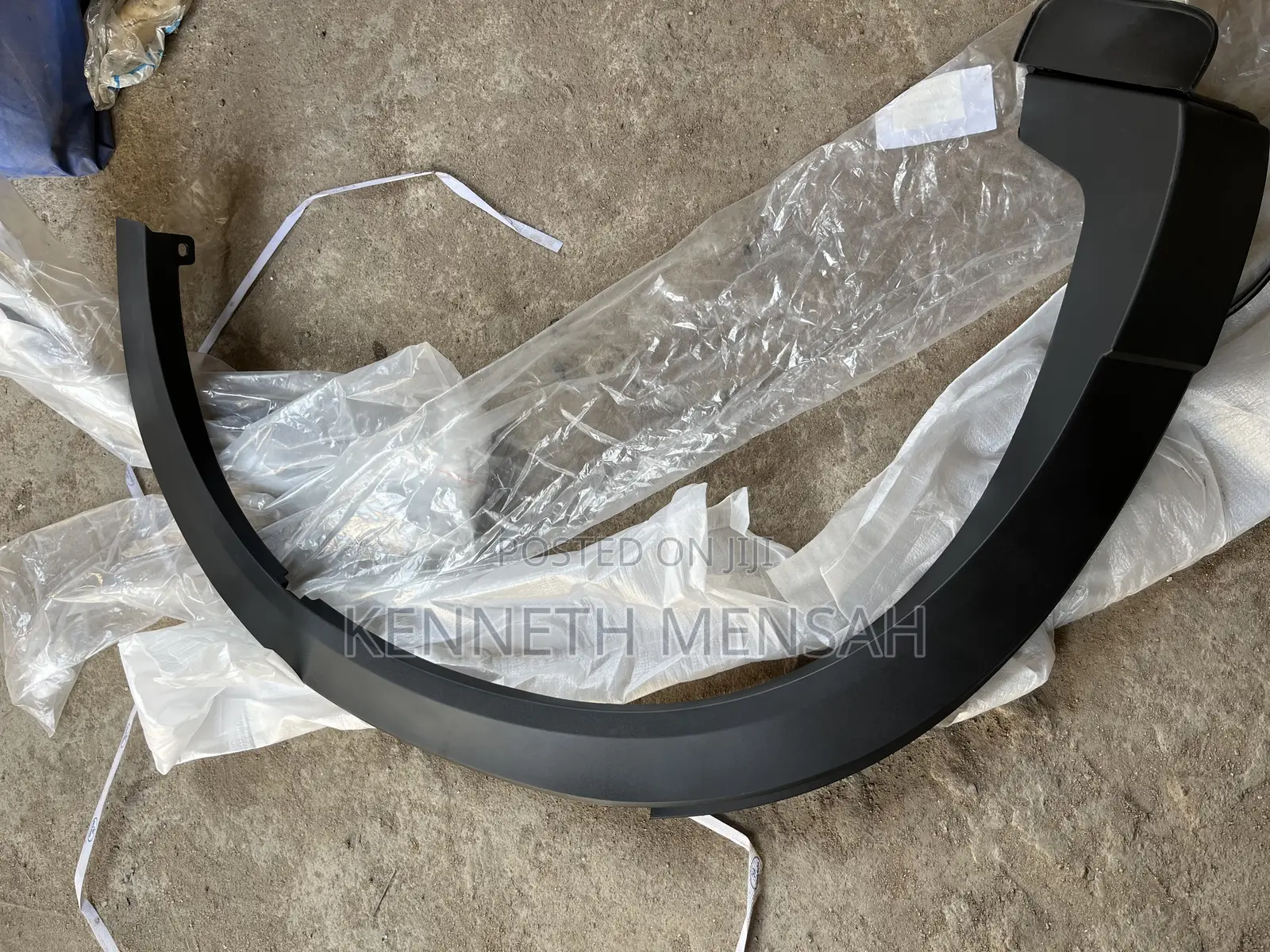 Cx9 Fender Moulding Back Right