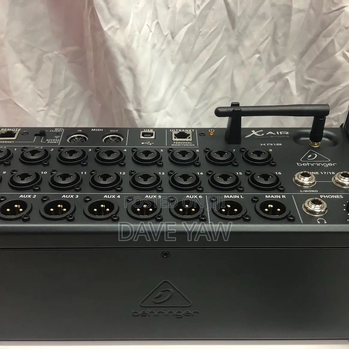 Behringer Xr18