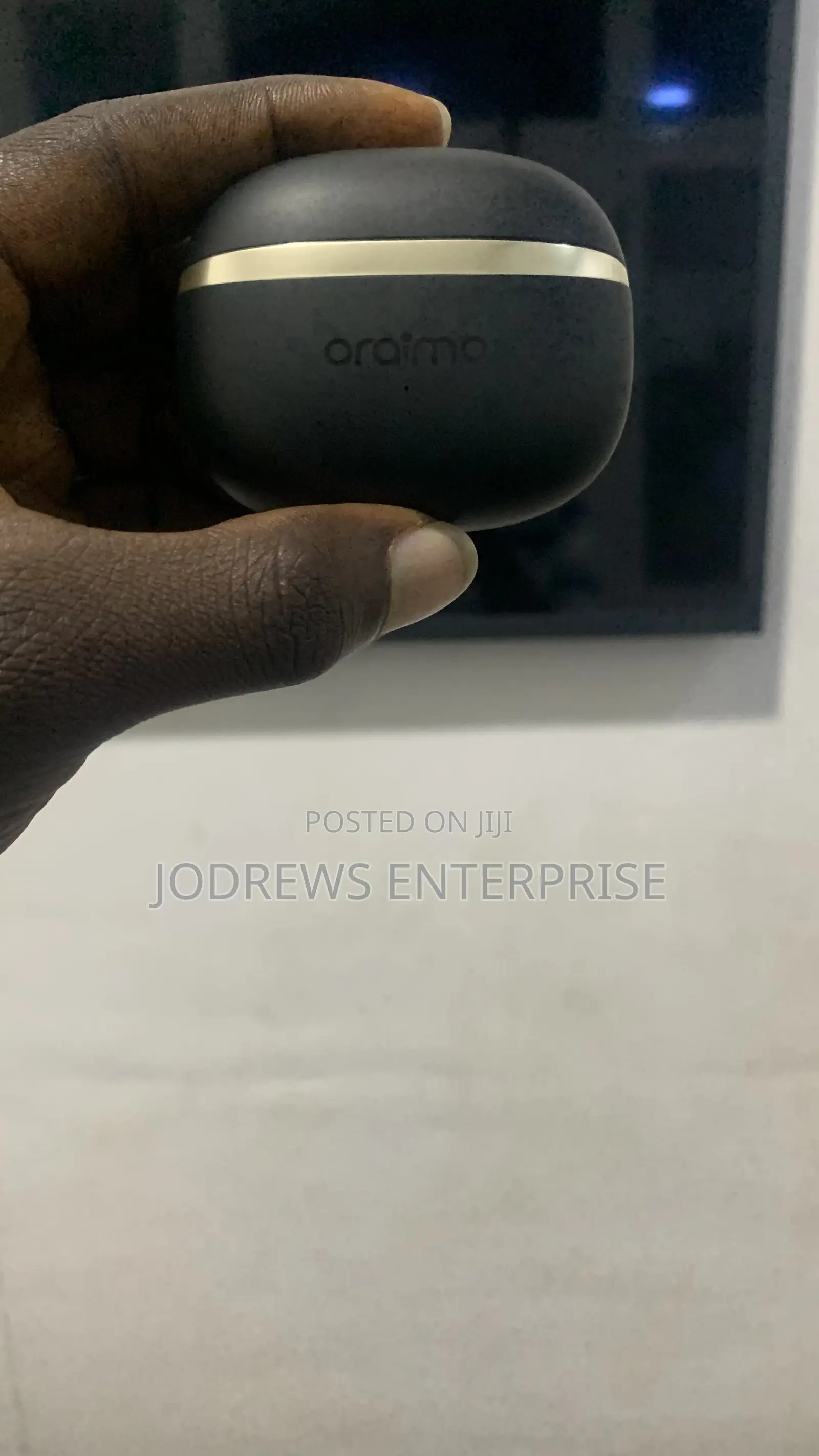 Oraimo Opensnap Clip-on True Wireless Headphones