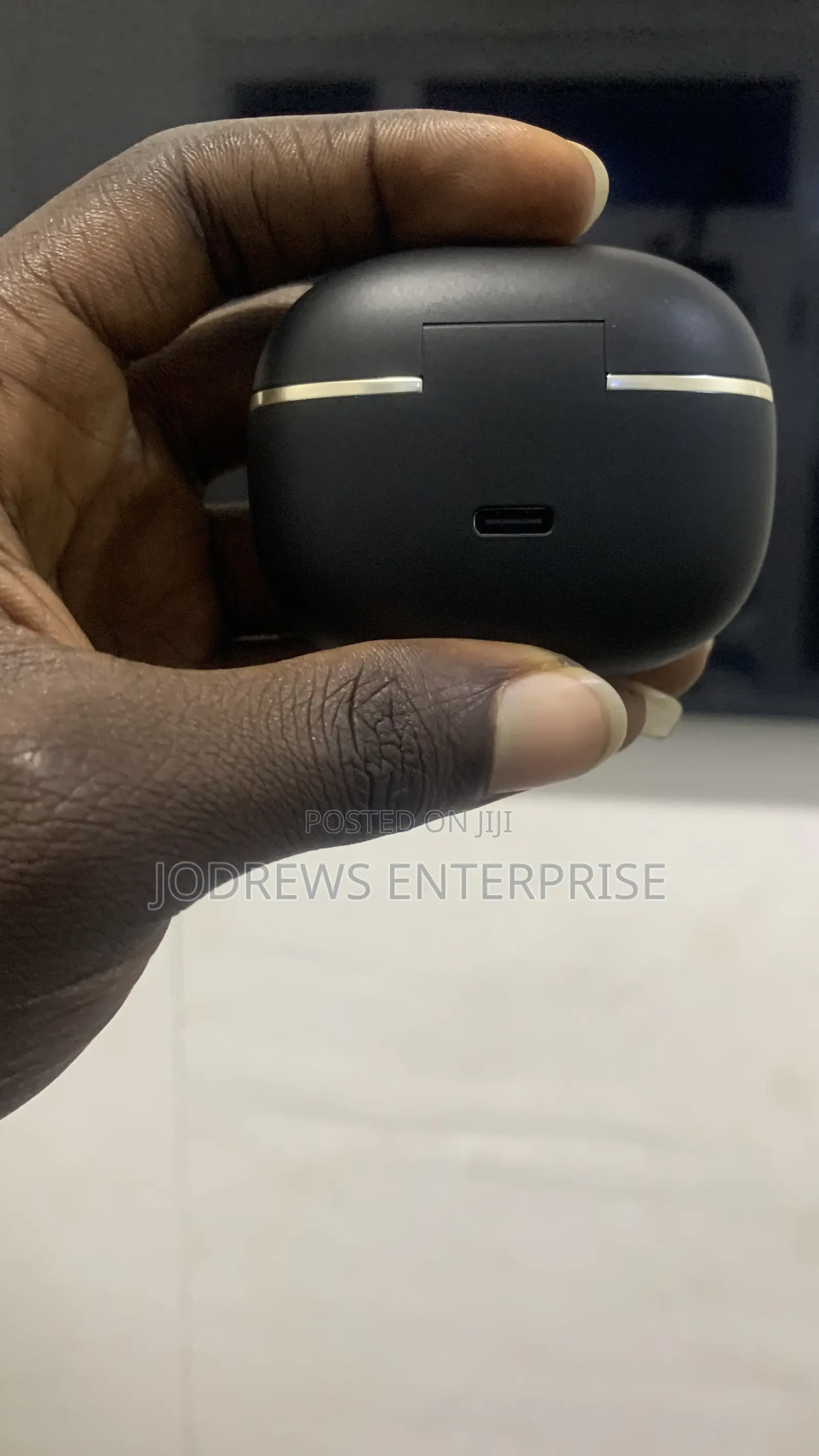 Oraimo Opensnap Clip-on True Wireless Headphones