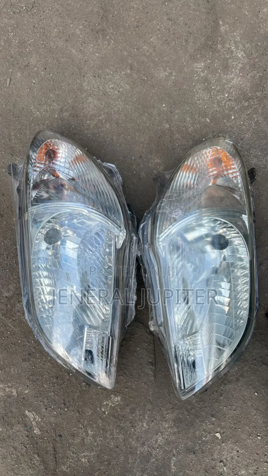 Totota Vios Headlight Pair.