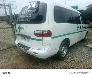 Hyundai Starex 2010 White