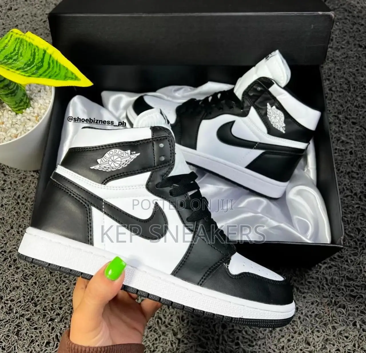 Jordan Air Jordan 1 Mid "Panda"
