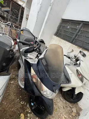 Suzuki Bike 2015 White