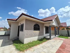 3bdrm House in Oyarifa Mountain Top for sale