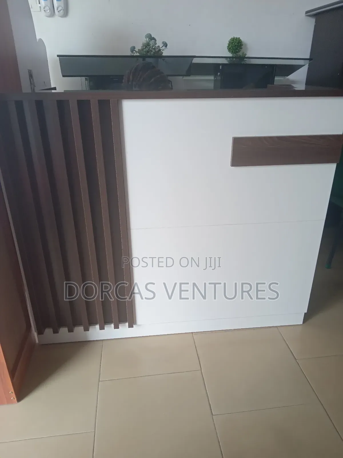 Crew Board Reception Desk
