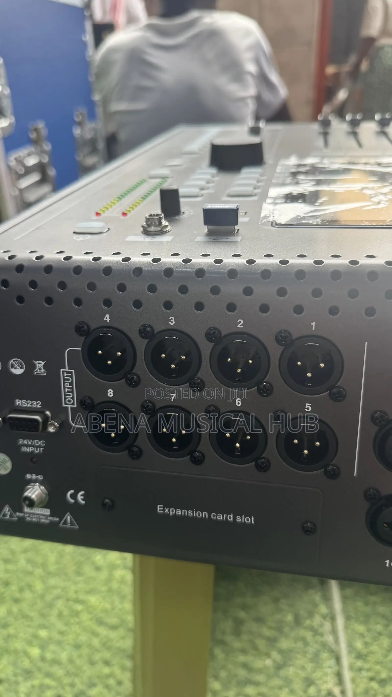 Mackie Digital Mixer Console 16 Channel