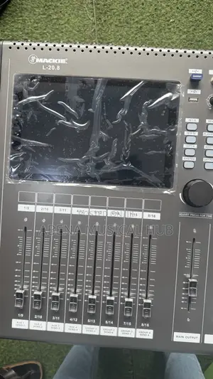 Mackie Digital Mixer Console 16 Channel