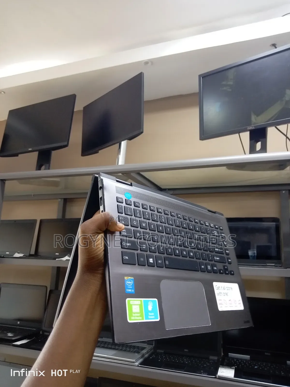 Laptop Toshiba Satellite E45T 8GB Intel Core i3 SSD 256GB