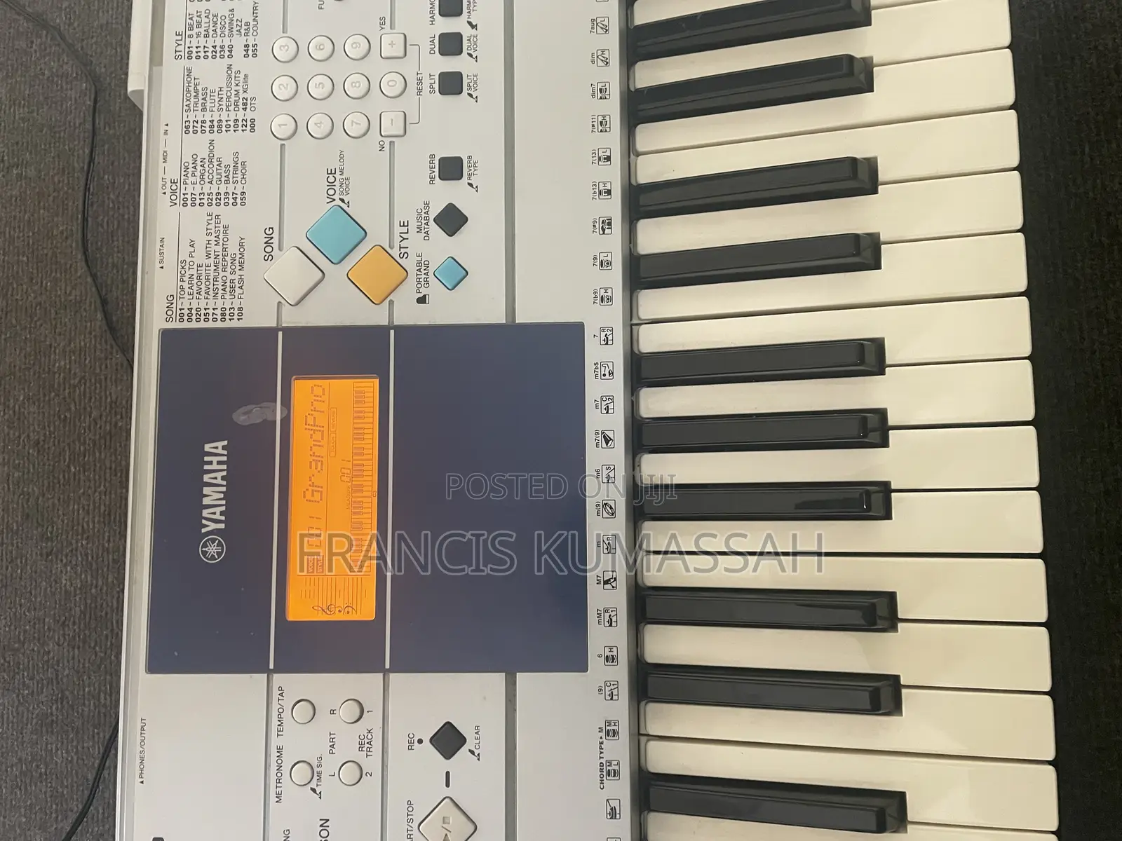 Yamaha PSR E323