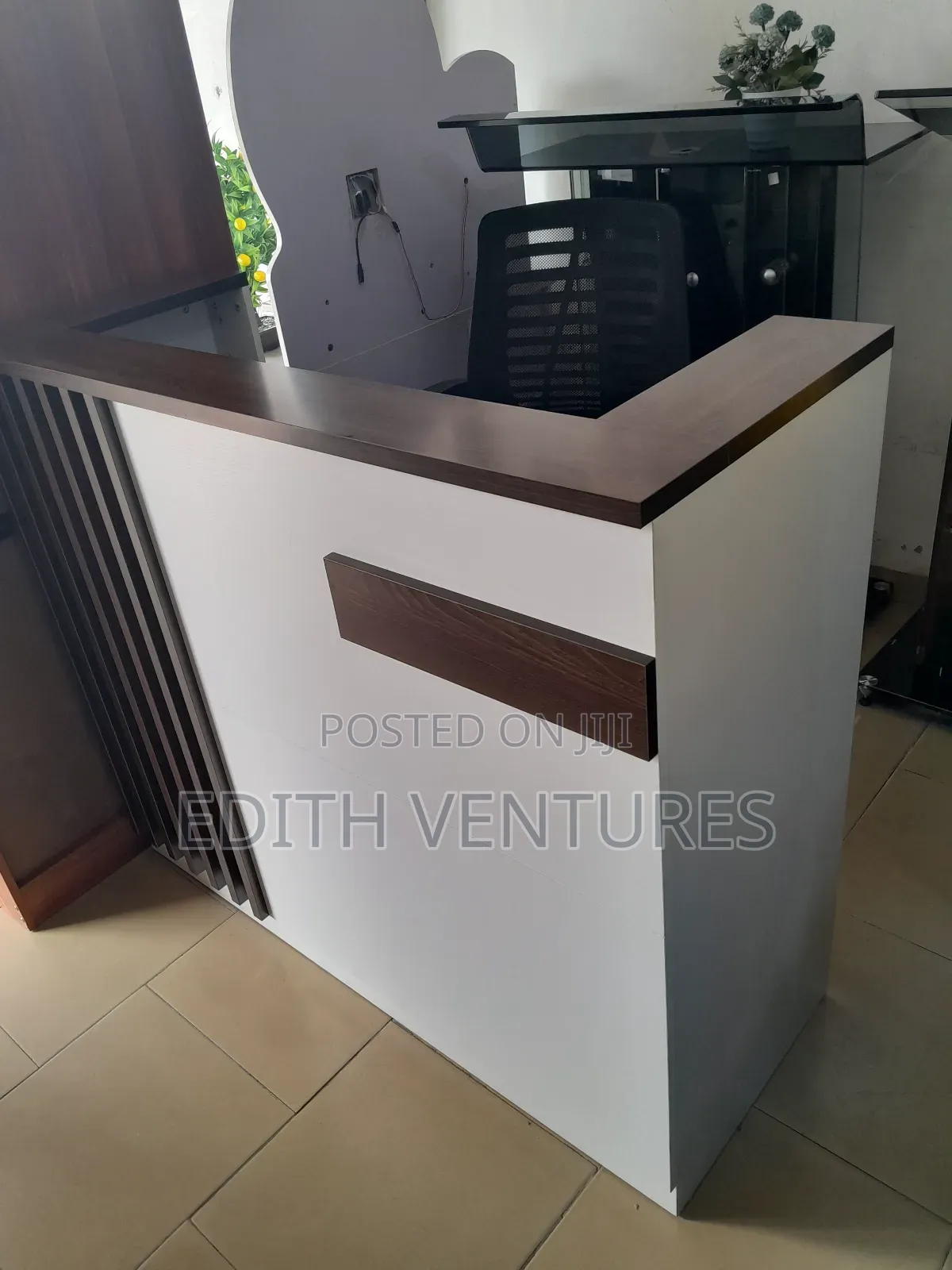 Rave-Up Reception Desk