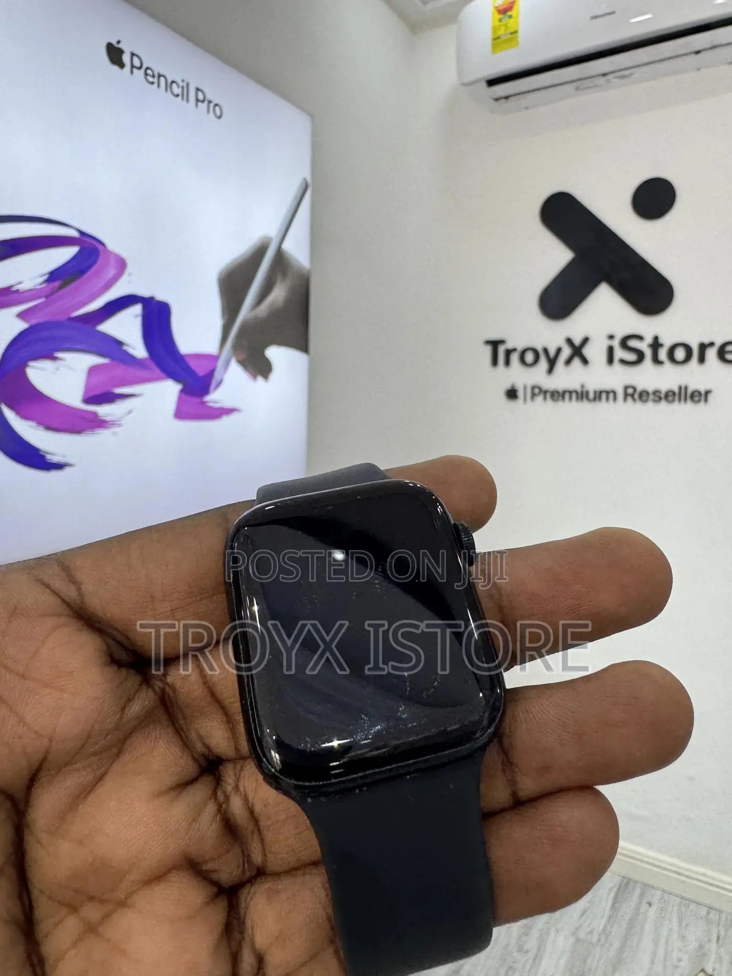 Preowned Apple Watch Se