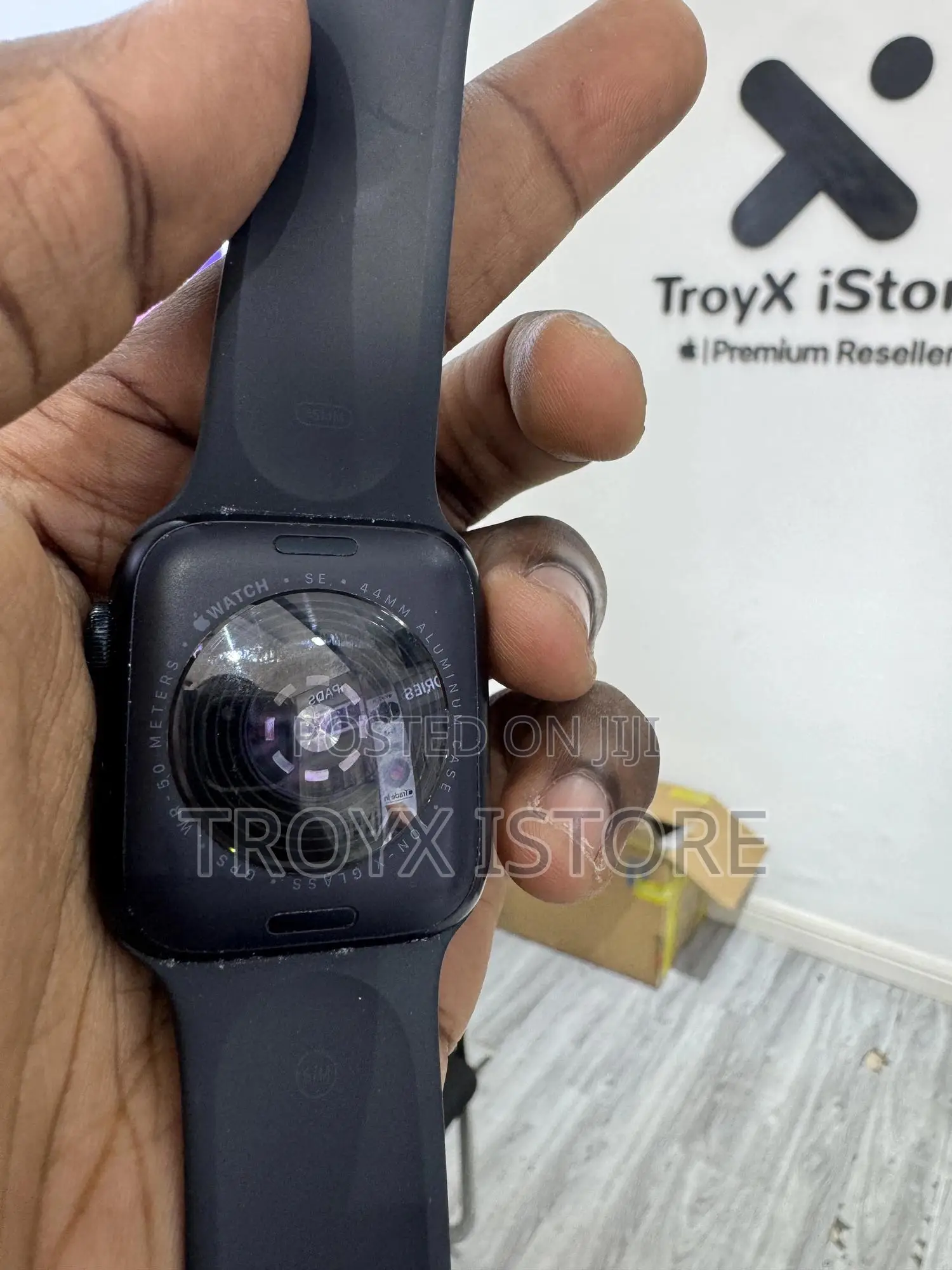 Preowned Apple Watch Se