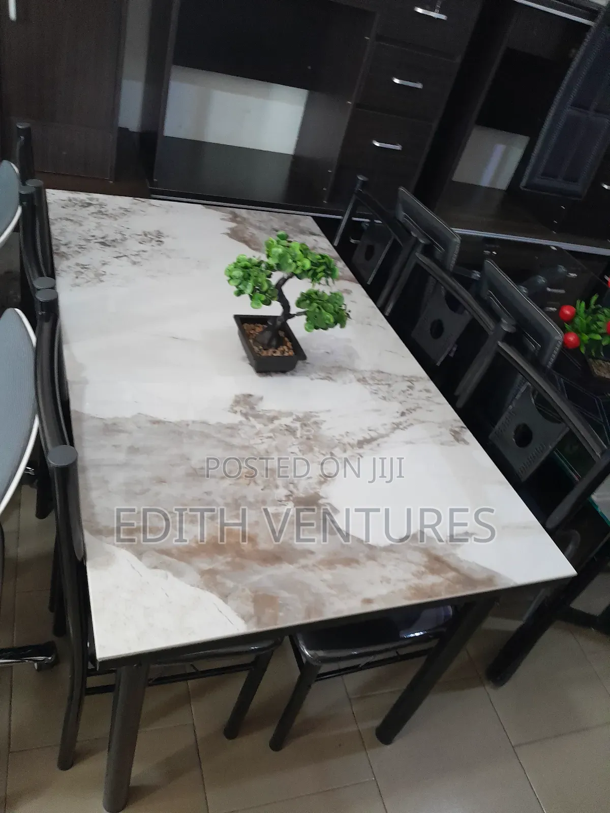 Fount Dining Set