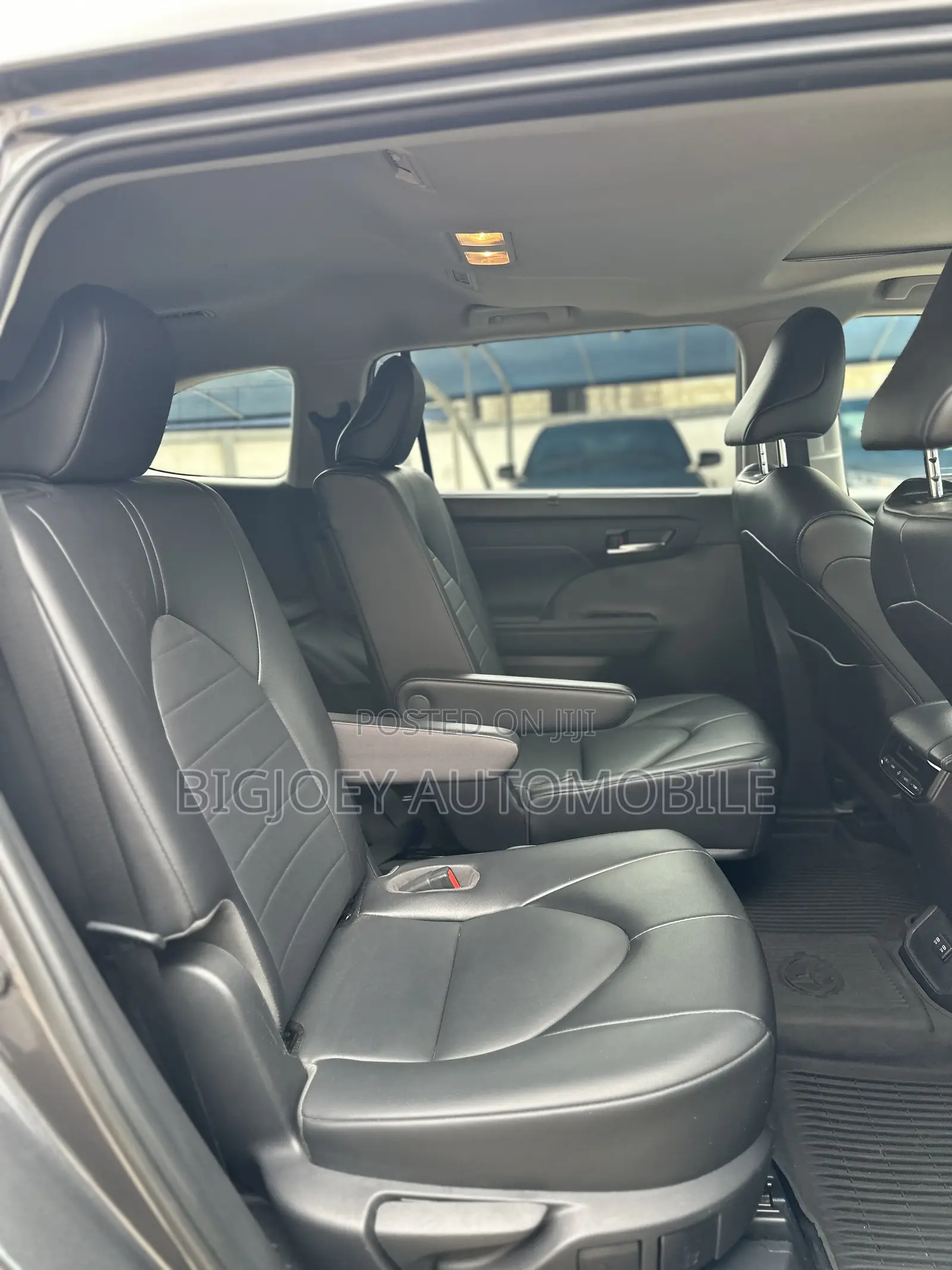 Toyota Highlander XLE 2022 Gray