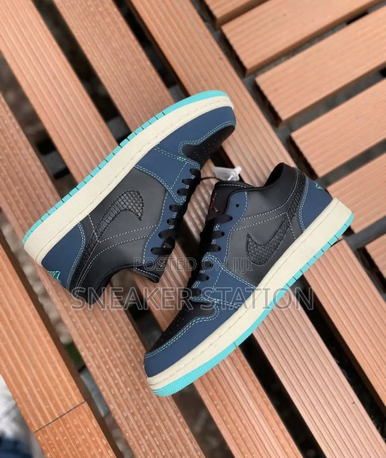 Air Jordan 1 Low Se Black Dark Obsidian
