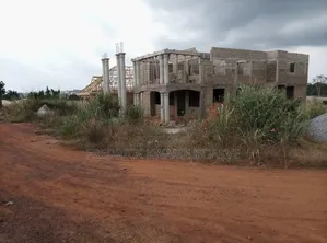 6bdrm House in 6 Bedrooms House For, Kumasi Metropolitan for sale