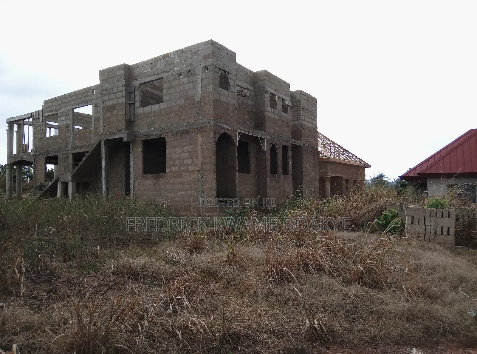 6bdrm House in 6 Bedrooms House For, Kumasi Metropolitan for sale