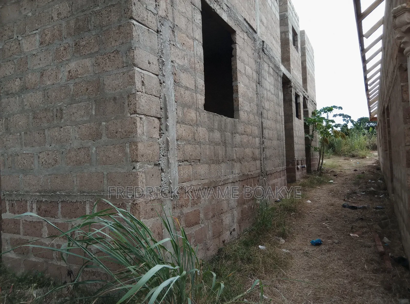 6bdrm House in 6 Bedrooms House For, Kumasi Metropolitan for sale